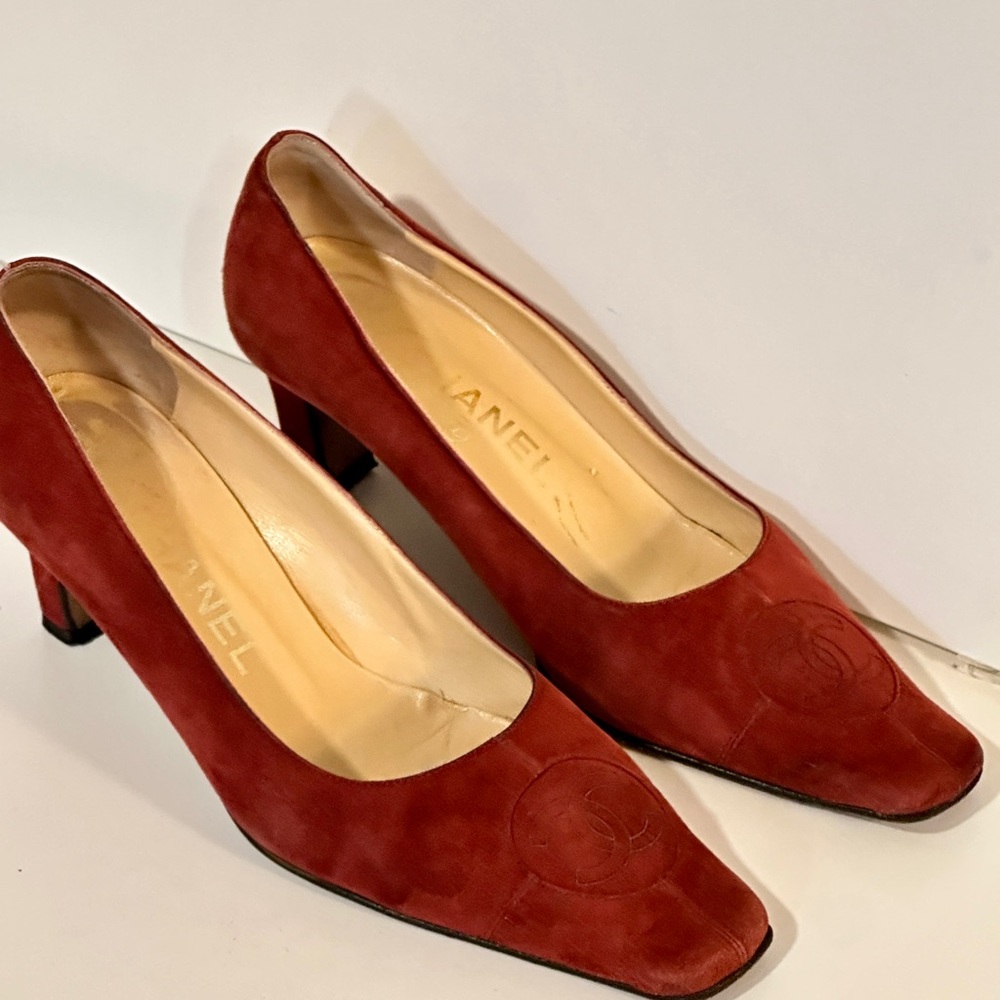 Chanel Elegant Red Women's Sandals - Picture 4 of 13